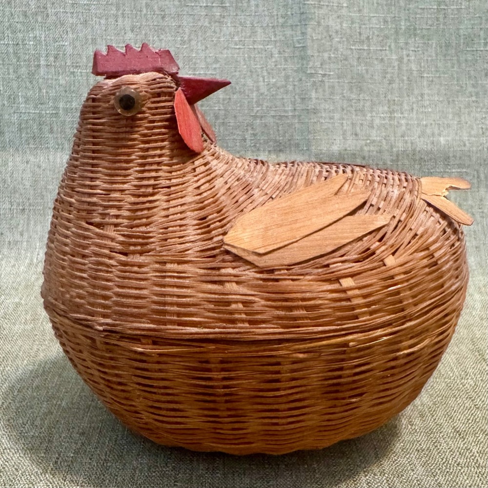 VTG Wicker Hen on Nest Basket Chicken Lidded Cottagecore Farmhouse Storage Box